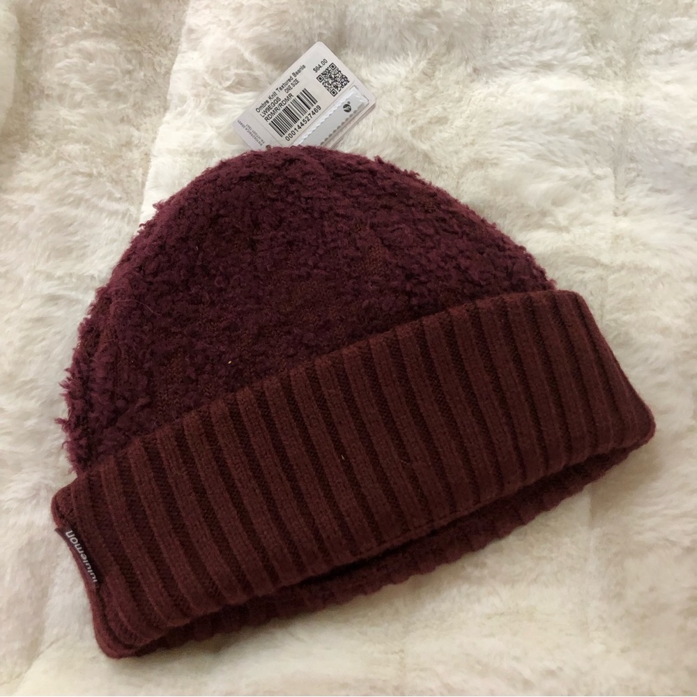 NWT $65 Lululemon Ombré Knit Texture Beanie OS Burgundy